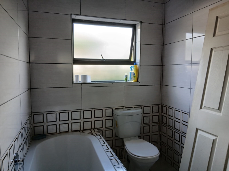 5 Bedroom Property for Sale in Oos Einde North West